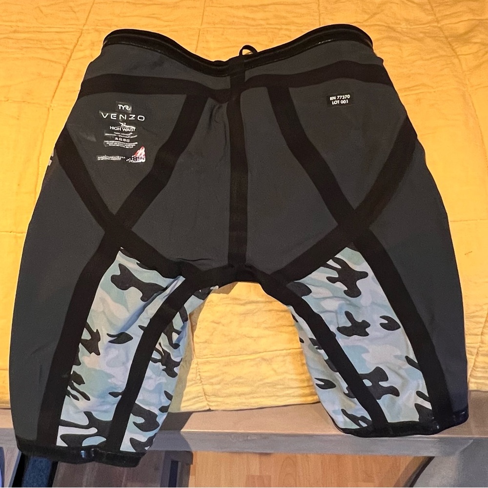 TYR Venzo Camo high waisted tech suit - Picture 7 of 9